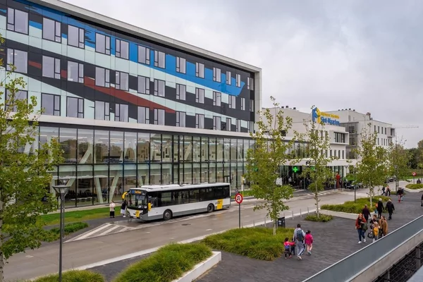 Arcadiz connecte les centres de données du groupe de soins Emmaüs, via un réseau à fibre optique